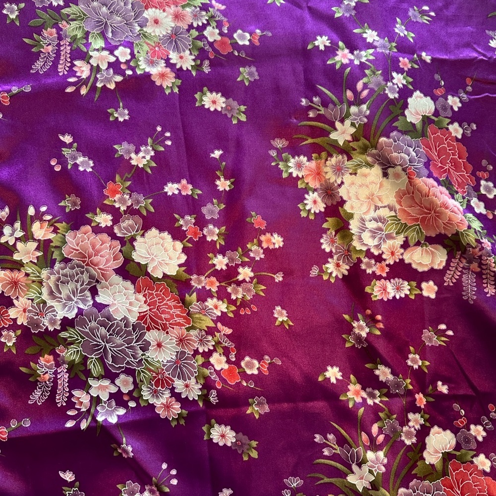 Satin robe - Picture 5 of 6